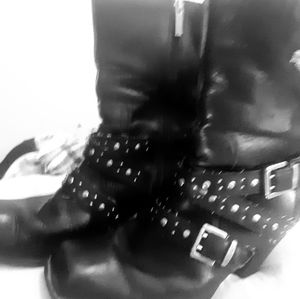 Womens black leather boots, size 9